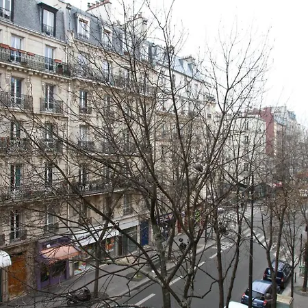 Cosy Montmartre Apartment